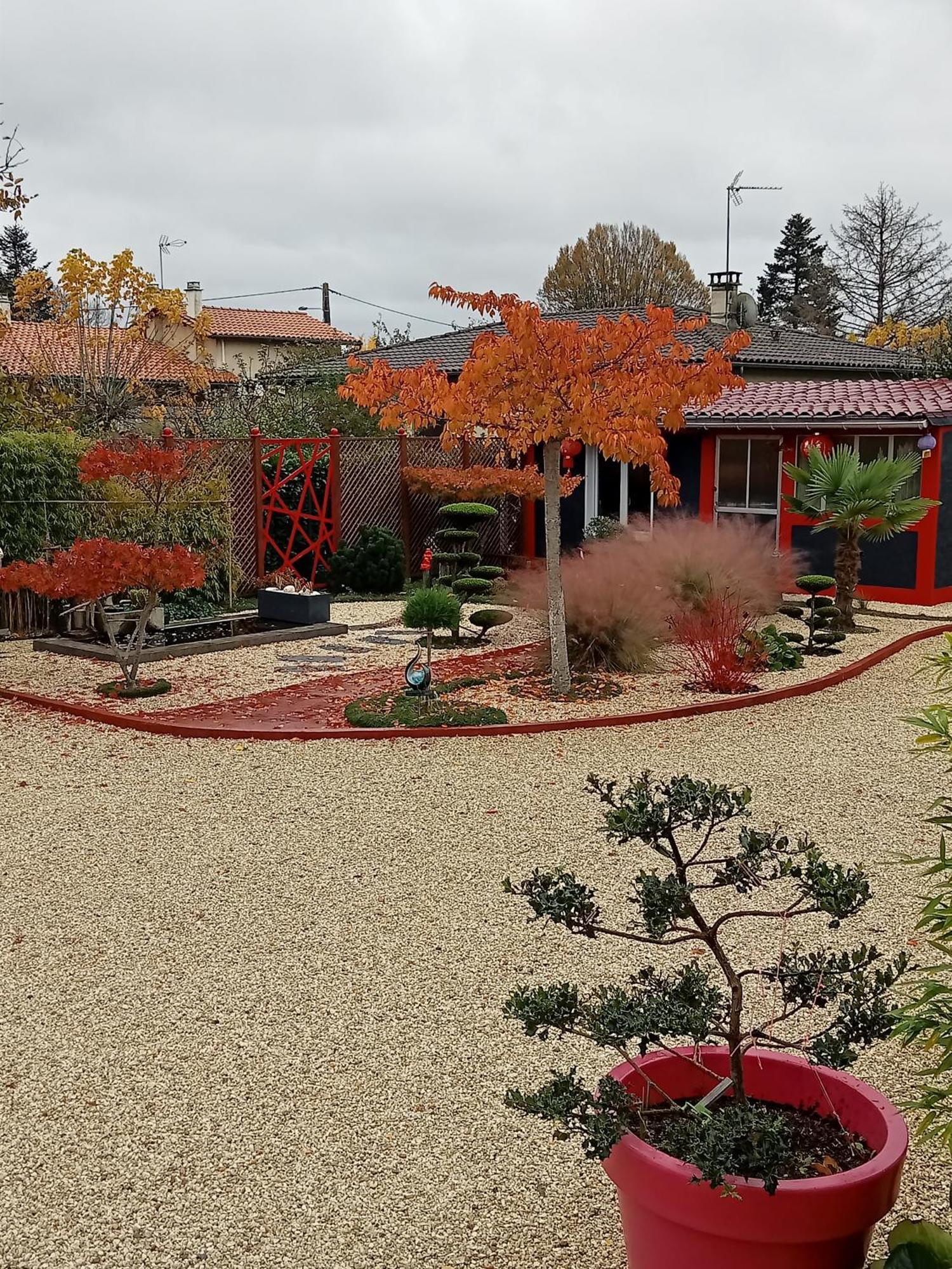 Une Pause Quelque Part Au Jardin Des Erables Et Des Niwakis Saint-Medard-de-Guizieres Eksteriør billede