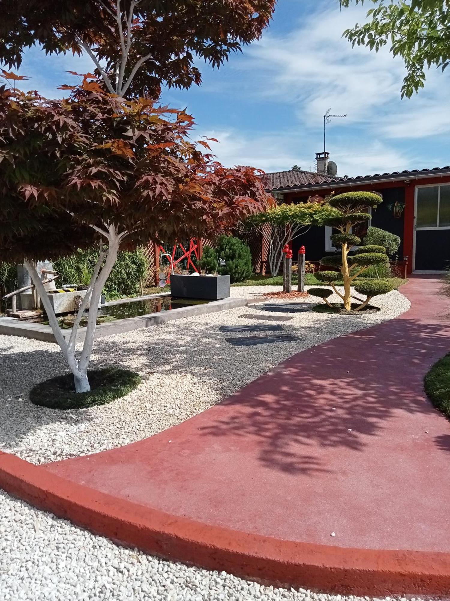 Une Pause Quelque Part Au Jardin Des Erables Et Des Niwakis Saint-Medard-de-Guizieres Eksteriør billede